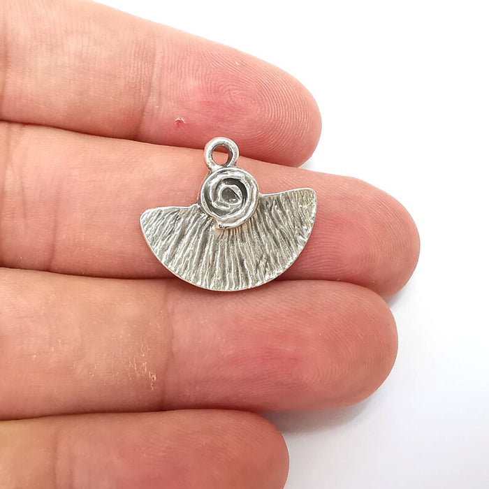 2 Silver Charms, Boho Charms, Flower Charms, Earring Charms, Silver Pendant, Necklace Parts, Antique Silver Plated 23x19mm G36252