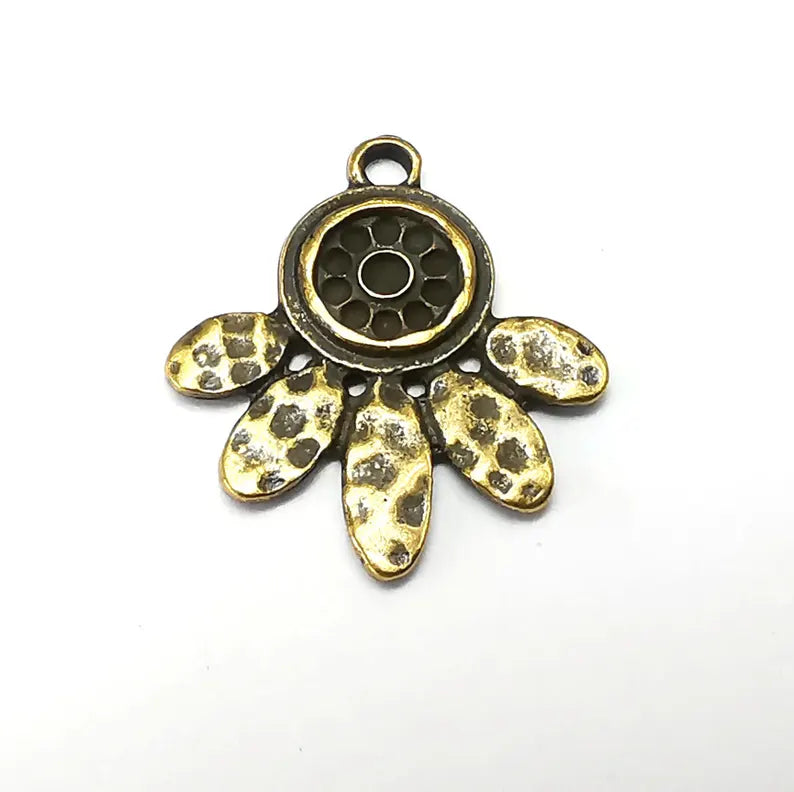5 Daisy Flower Charms, Nature Charms, Earring Charms, Bronze Pendant, Small Charms , Antique Bronze Plated Metal 23x21mm G36179