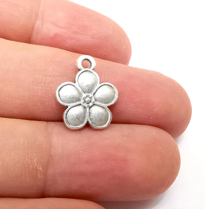 5 Flower Charms, Silver Charms, Boho Charms, Earring Charms, Silver Pendant, Necklace Parts, Antique Silver Plated 16x13mm G36259