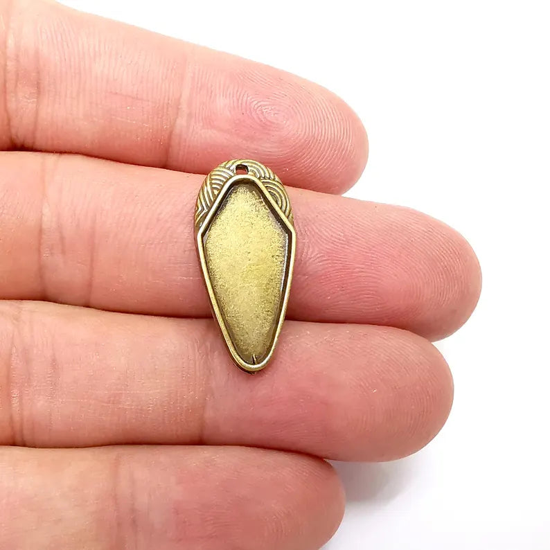 4 Bronze Charms Blank, Earring Charms Base, Cabochon Bezel, inlay Mounting, Resin Necklace, Antique Bronze Plated Brass 22x10mm blank G36215