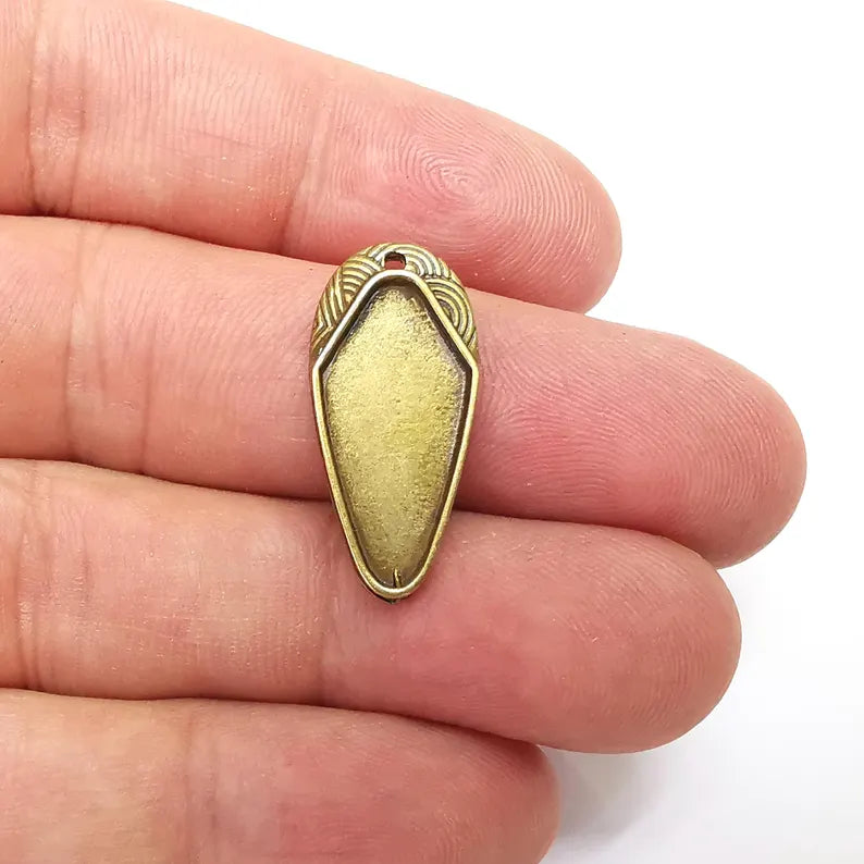 4 Bronze Charms Blank, Earring Charms Base, Cabochon Bezel, inlay Mounting, Resin Necklace, Antique Bronze Plated Brass 22x10mm blank G36215