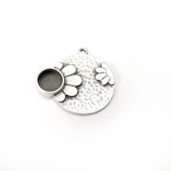 Silver Flower Pendant Blanks, Disc Charms, Round Charms, Earring Charms, Silver Pendant, Antique Silver Plated 33x31mm (10mm bezel) G36228