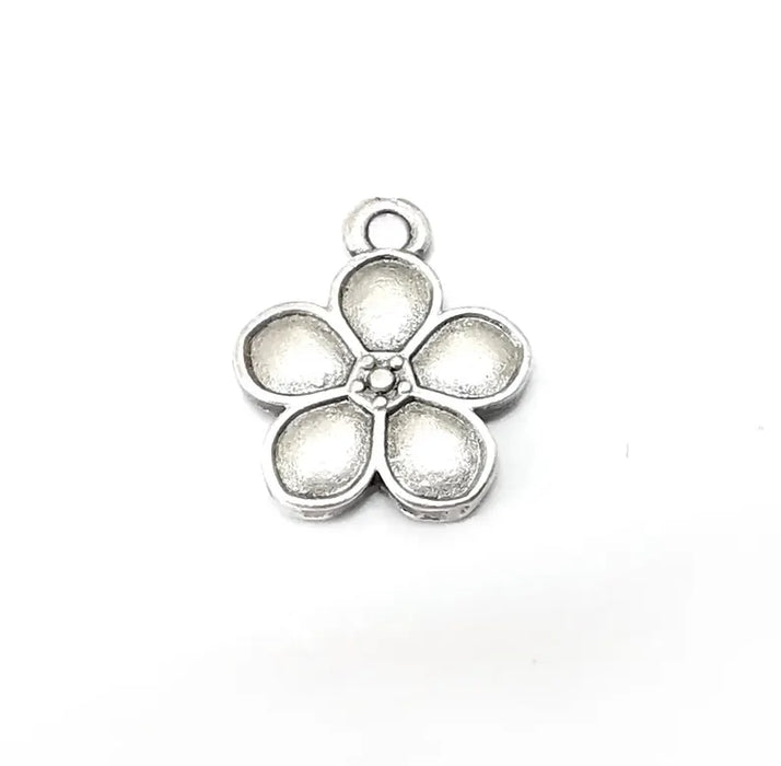 5 Flower Charms, Silver Charms, Boho Charms, Earring Charms, Silver Pendant, Necklace Parts, Antique Silver Plated 16x13mm G36259