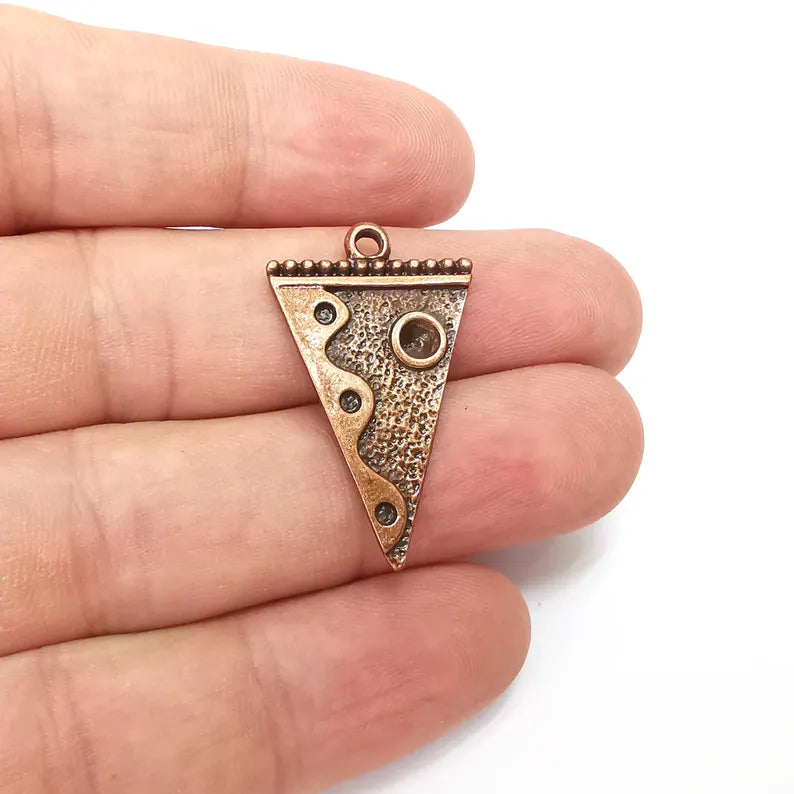 2 Copper Triangle Charms, Blank, Rustic Charms, Earring Charms, Copper Pendant, Necklace Parts, Antique Copper Plated 33x20 3mm G36393