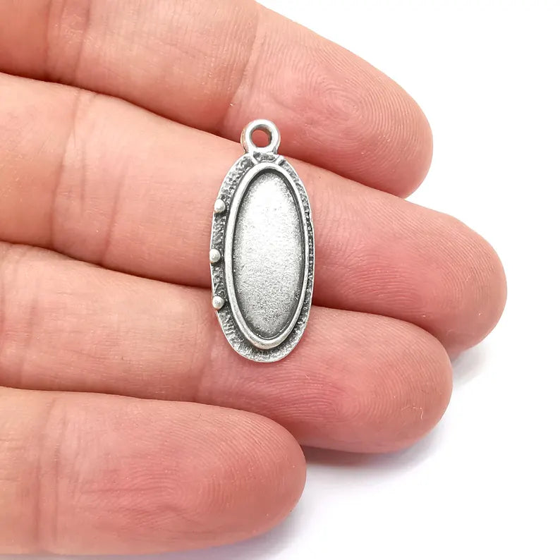 2 Silver Oval Charms, Blank Charms, Rustic Charms, Earring Charms, Silver Pendant, Necklace Parts, Antique Silver Plated 28x12mm 18x8mm G36333