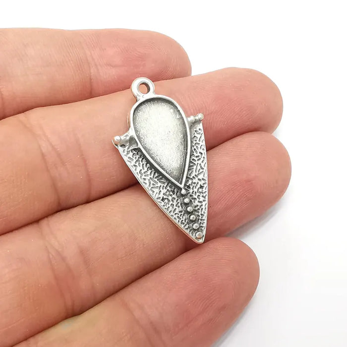 2 Silver Charms, Drop Blank Charms, Rustic Charms, Earring Charms, Pendant, Necklace Parts, Antique Silver Plated 33x19mm 16x10mm G36339