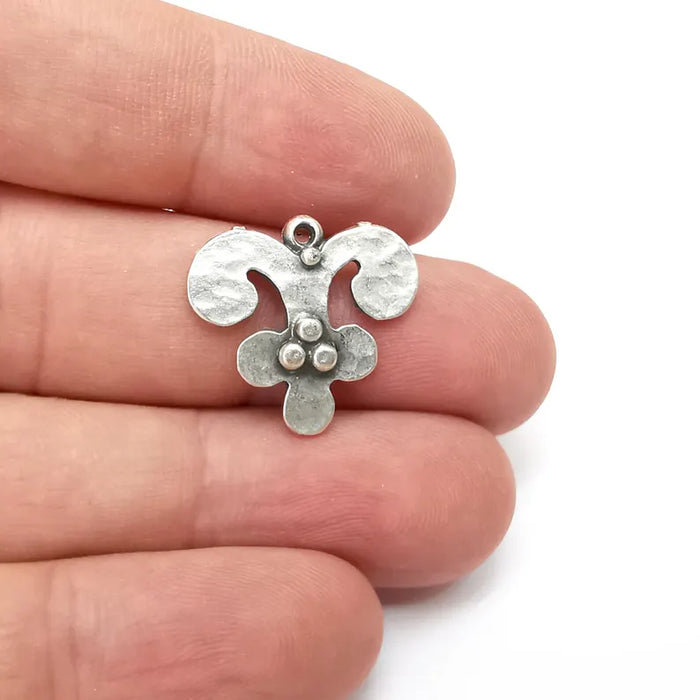 2 Hammered Charms, Silver Charms, Boho Charms, Earring Charms, Silver Pendant, Necklace Parts, Antique Silver Plated 21x20mm G36355