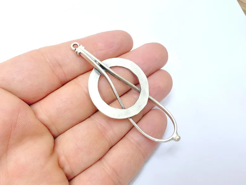 Modern Abstract Hammered Circle Pendant, Earring Dangle Charm, Boho Pendant, Necklace Parts, Antique Silver Plated Zamac 73x32mm G36474