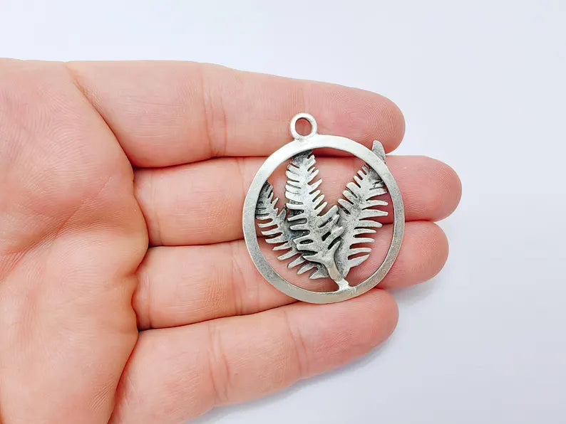 Fern Leaf Pendant, Boho Charms, Earring Charms, Silver Dangle Pendant, Necklace Parts, Antique Silver Plated Zamac 45x39mm G36482