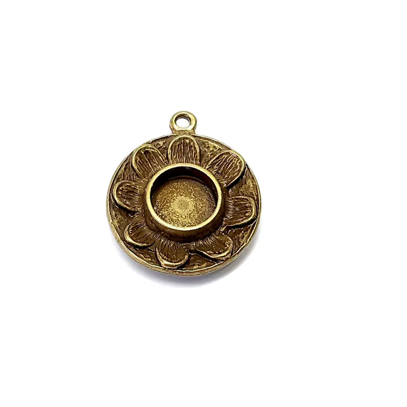 Bronze Flower Charms, Blank Charms, Rustic Charms, Earring Charms, Bronze Pendant, Necklace Parts, Antique Bronze Plated 29x24mm 10mm G36527