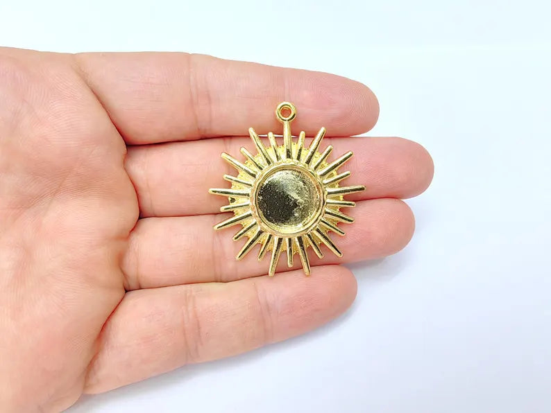 Sun Charms Blank Bezel Resin Bezel Mosaic Mountings Shiny Gold Plated Charms (45x41mm)( 16 mm Bezel) G36446