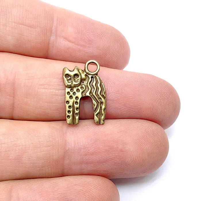 5 Bronze Cat Charms, Animal Charms, Rustic Charms, Earring Charms, Bronze Pendant, Necklace Parts, Antique Bronze Plated 18x12mm G36546