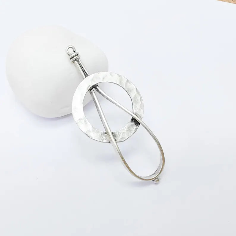 Modern Abstract Hammered Circle Pendant, Earring Dangle Charm, Boho Pendant, Necklace Parts, Antique Silver Plated Zamac 73x32mm G36474