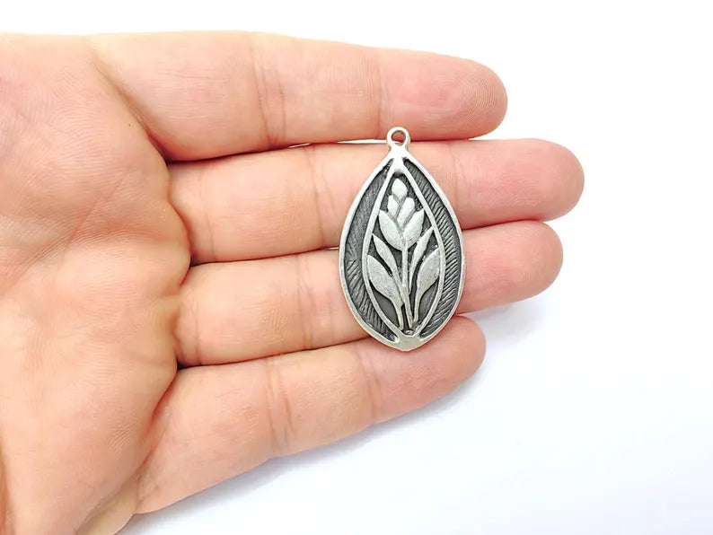 Flower Charm, Botanical Leaf Pendant, Boho Charm, Earring Charms, Dangle Pendant, Necklace Parts, Antique Silver Plated Zamac 42x24mm G36489