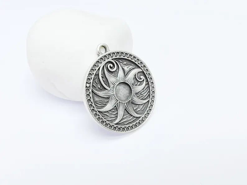 Nautical Pendant, Bohemian Starfish Pendant Blank, Celestial Bezel, Locket Base, Antique Silver Plated Zamac 38x34mm (10mm cabochon) G36584