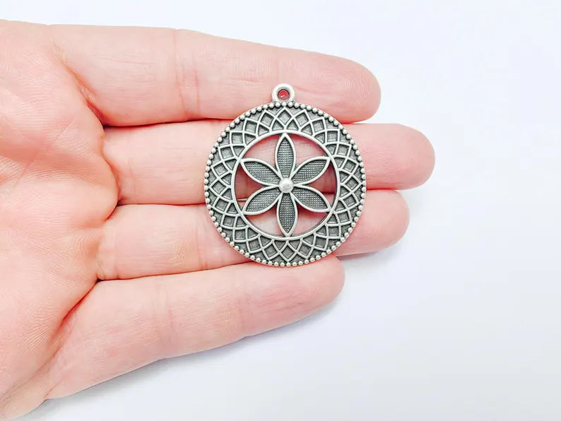 Flower Pendant Charm, Bohemian Flower Pendant, Locket Pendant, Earring Charms, Antique Silver Plated Zamac 43x38mm G36595
