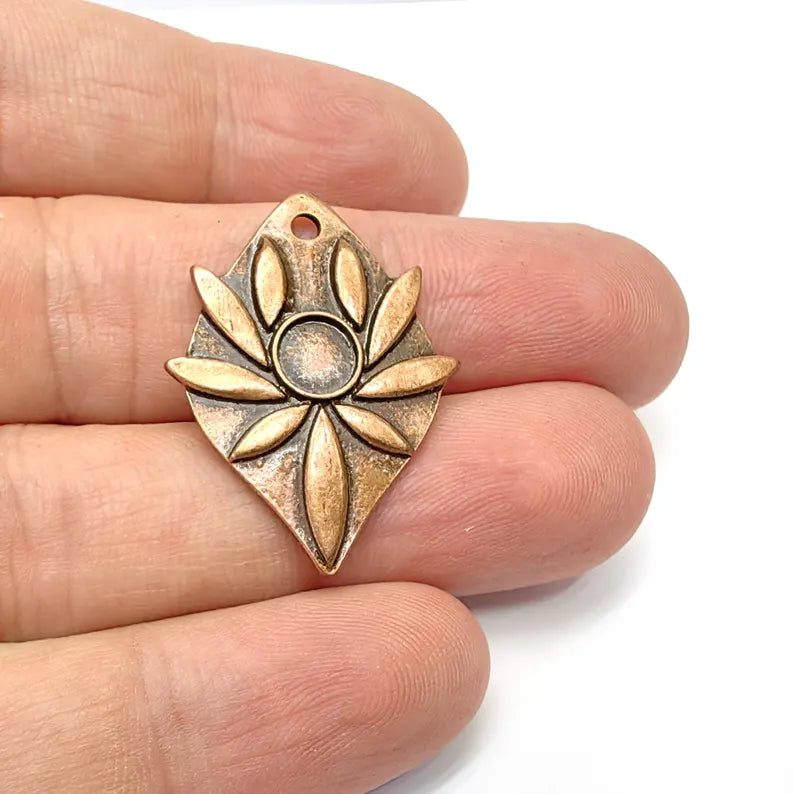 Copper Leaf Charms, Blank Charms, Rustic Charms, Earring Charms, Copper Pendant, Necklace Parts, Antique Copper Plated 32x24mm 6mm G36520