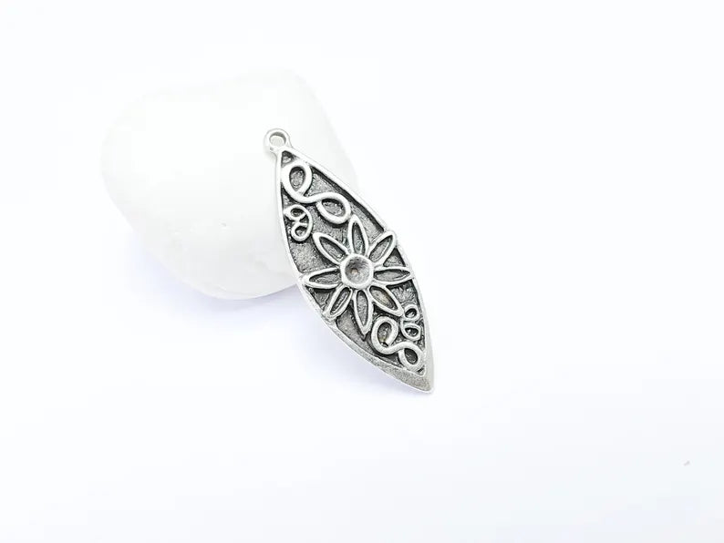 Flower Pendant, Boho Charm, Earring Charm, Dangle Pendant, Necklace Parts, Antique Silver Plated 52x19mm G36620