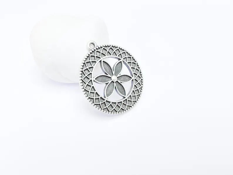 Flower Pendant Charm, Bohemian Flower Pendant, Locket Pendant, Earring Charms, Antique Silver Plated Zamac 43x38mm G36595