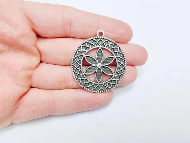 Flower Pendant Charm, Bohemian Flower Pendant, Locket Pendant, Earring Charms, Antique Silver Plated Zamac 43x38mm G36595