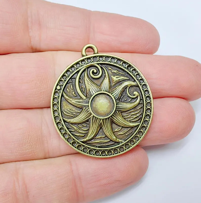 Nautical Pendant, Bohemian Starfish Pendant Blank, Celestial Bezel, Locket Base, Antique Bronze Plated Zamac 38x34mm (10mm cabochon) G36627
