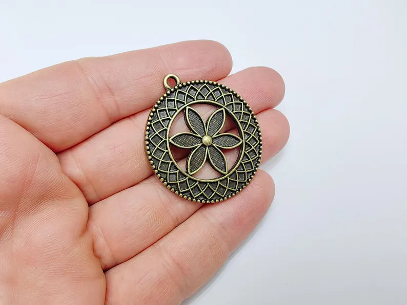 Flower Pendant Charm, Bohemian Flower Pendant, Locket Pendant, Earring Charms, Antique Bronze Plated Zamac 43x38mm G36642