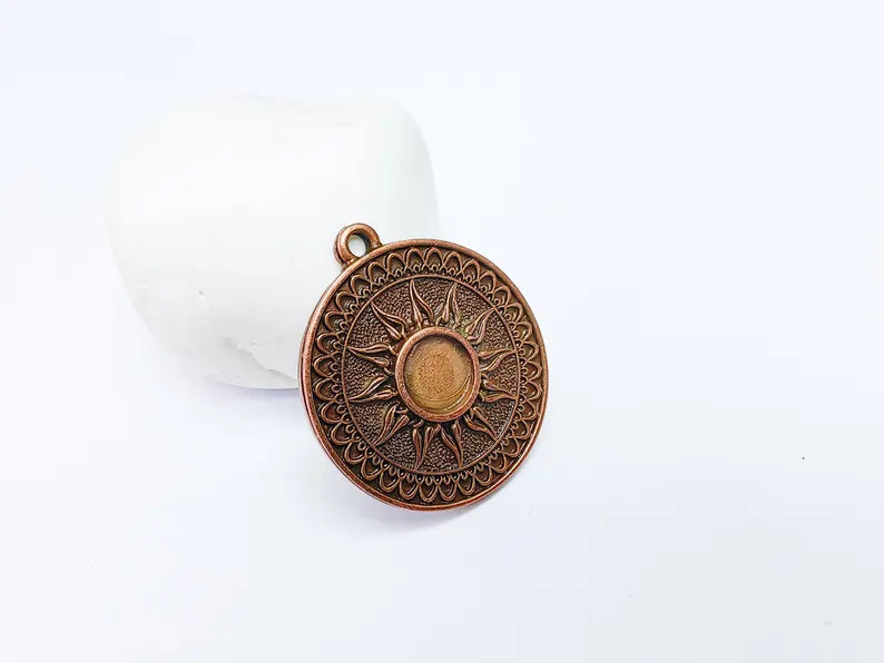 Sun Pendant Charm, Bohemian Sunburst Pendant Blank, Bezel, Locket Base, Antique Copper Plated Zamac 38x34mm (10mm cabochon) G36658