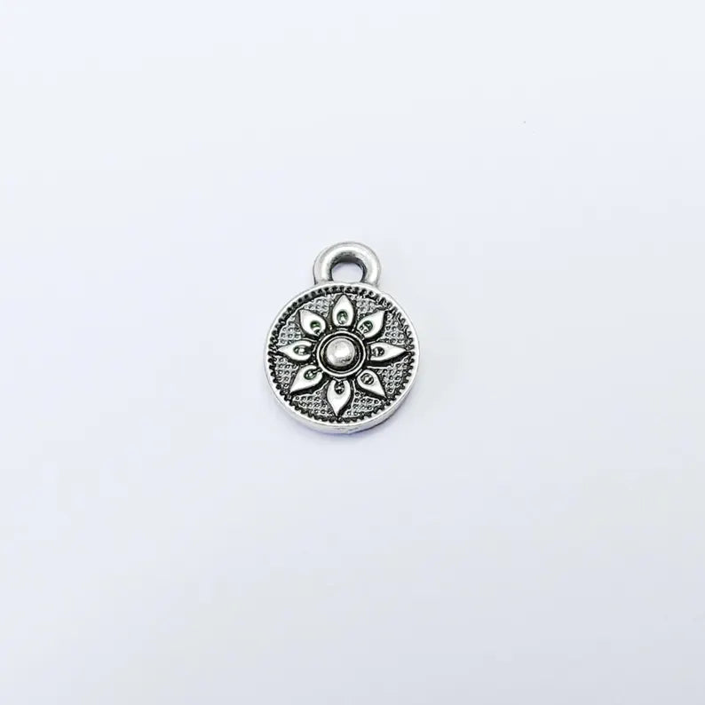 4 Silver Round Flower Charm, Earring Charms, Dangle Bracelet Charms, Necklace Parts, Antique Silver Plated 13x10mm G36617
