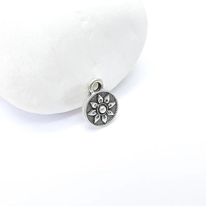 4 Silver Round Flower Charm, Earring Charms, Dangle Bracelet Charms, Necklace Parts, Antique Silver Plated 13x10mm G36617