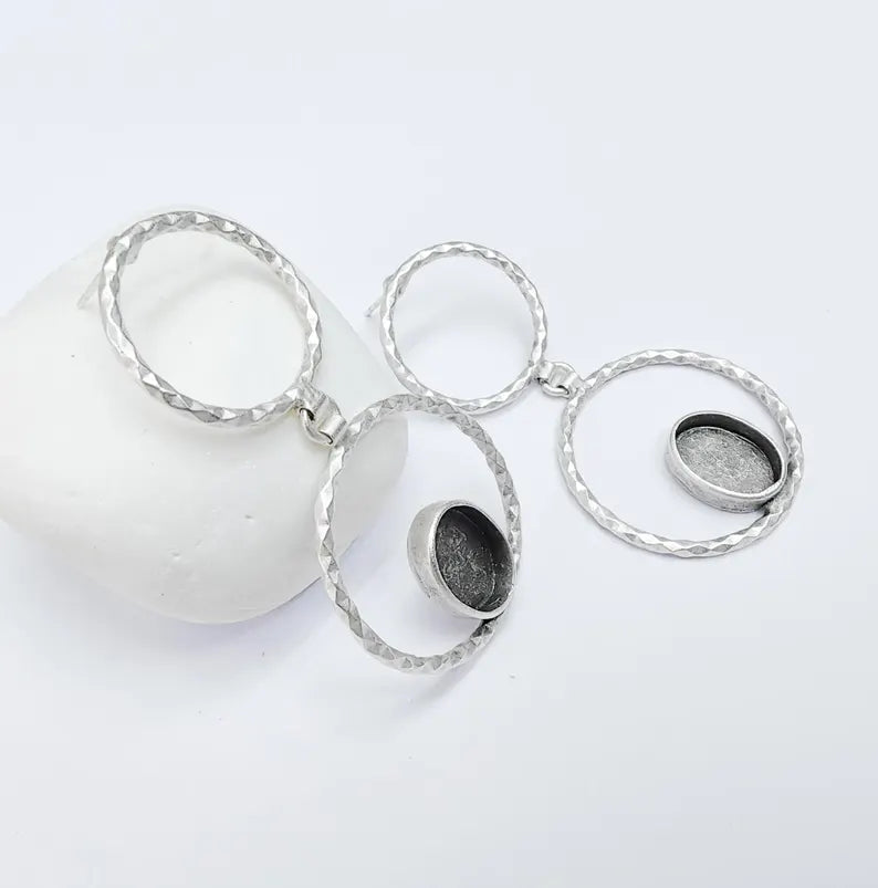 Circle Earring Stud Base, Earring Blank, Ear Settings Resin Bezel, Cabochon Mounting, Antique Silver Plated Brass (13x10mm blanks) G36684