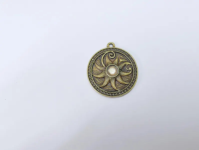 Nautical Pendant, Bohemian Starfish Pendant Blank, Celestial Bezel, Locket Base, Antique Bronze Plated Zamac 38x34mm (10mm cabochon) G36627