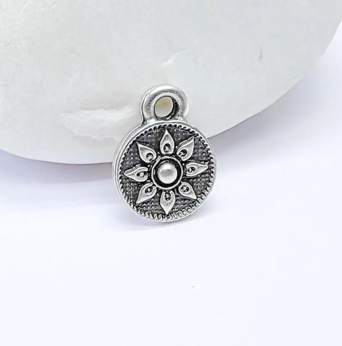 4 Silver Round Flower Charm, Earring Charms, Dangle Bracelet Charms, Necklace Parts, Antique Silver Plated 13x10mm G36617