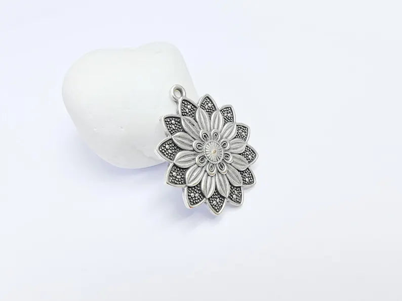 Floral Pendant | Nature-Inspired Flower Design for Boho and Antique Rustic Jewelry, Antique Silver Plated 43x38mm G36744