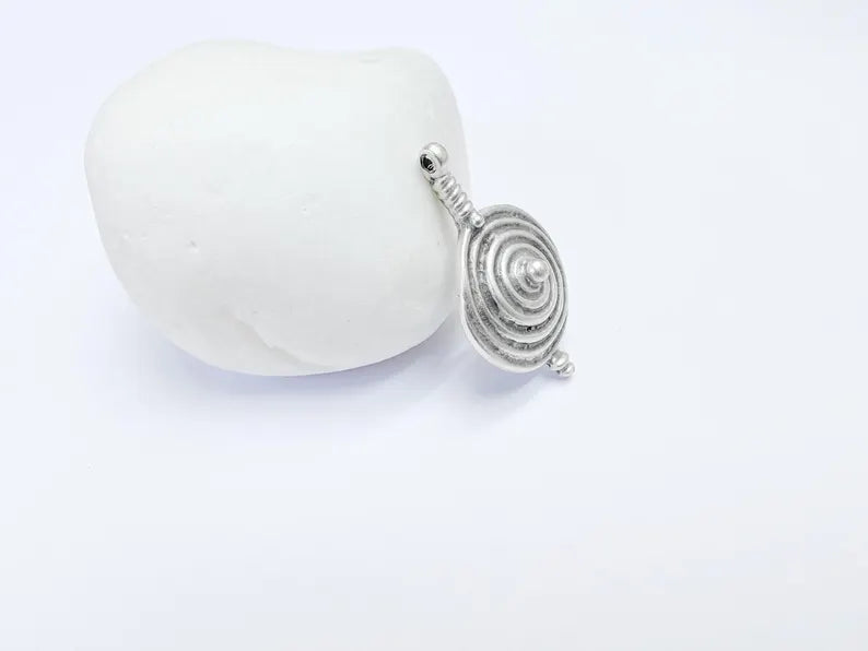 Antique Silver Plated Concentric Circle Pendant, Bohemian Necklace Parts, Unique Tribal Design for DIY Jewelry 33x20mm G36752