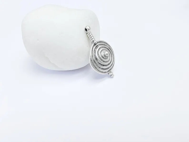 Antique Silver Plated Concentric Circle Pendant, Bohemian Necklace Parts, Unique Tribal Design for DIY Jewelry 33x20mm G36752