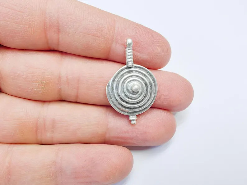Antique Silver Plated Concentric Circle Pendant, Bohemian Necklace Parts, Unique Tribal Design for DIY Jewelry 33x20mm G36752