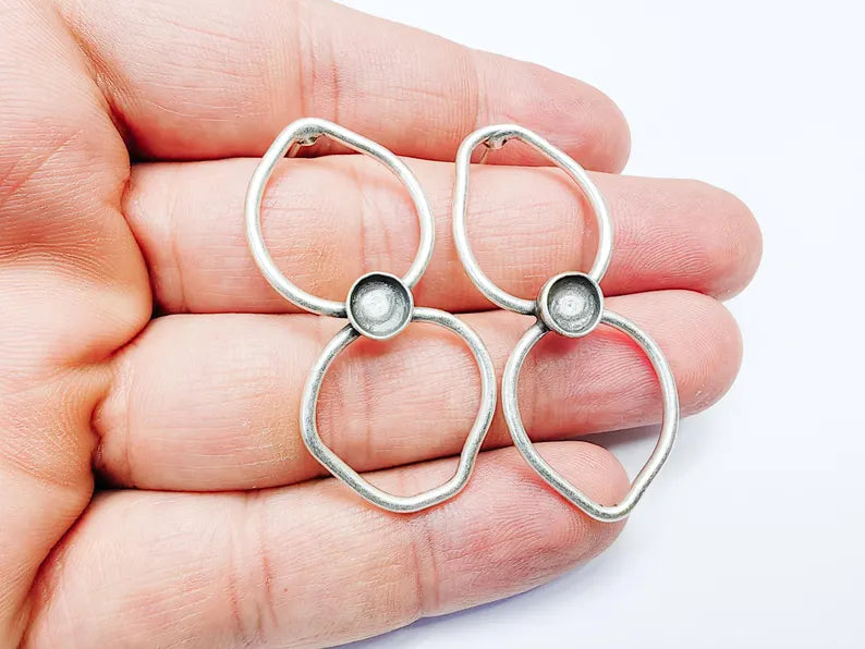 Amorphous Circle Earring Stud Base, Earring Blank, Ear Resin Bezel, Cabochon Mounting, Antique Silver Plated Brass (6mm bezel) G36756