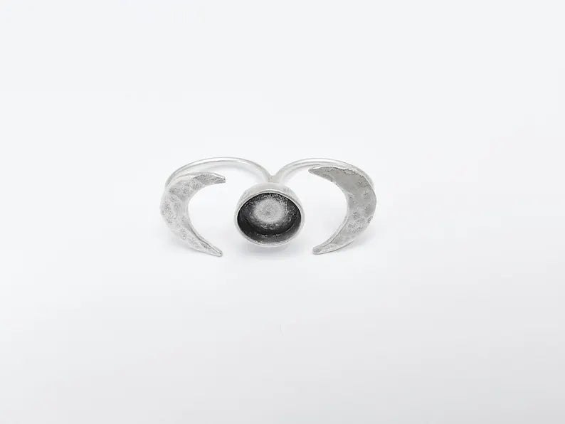 Double Finger Crescent Moon Ring Base Setting, Cabochon Blank, Resin Bezel Mountings, Adjustable Antique Silver Plated Brass 12mm G36759