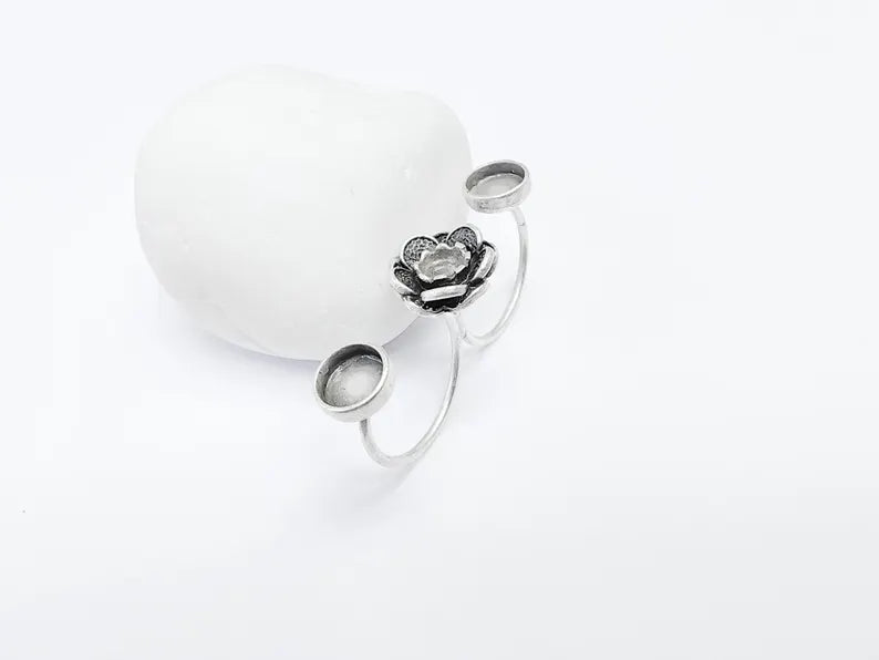 Double Finger Flower Ring Base Setting, Cabochon Blank, Resin Bezel Mountings, Adjustable Antique Silver Plated Brass 8mm G36764