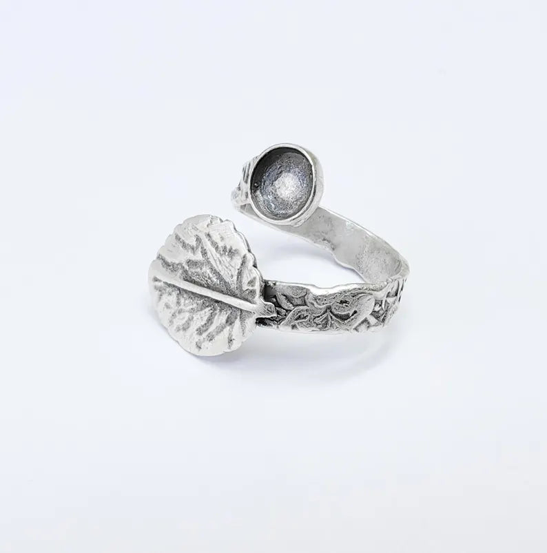 Leaf Ring Setting, Cabochon Blank, Resin Bezel, Round Ring Mounting Epoxy Frame Base Adjustable Antique Silver Plated Brass 6mm G36765