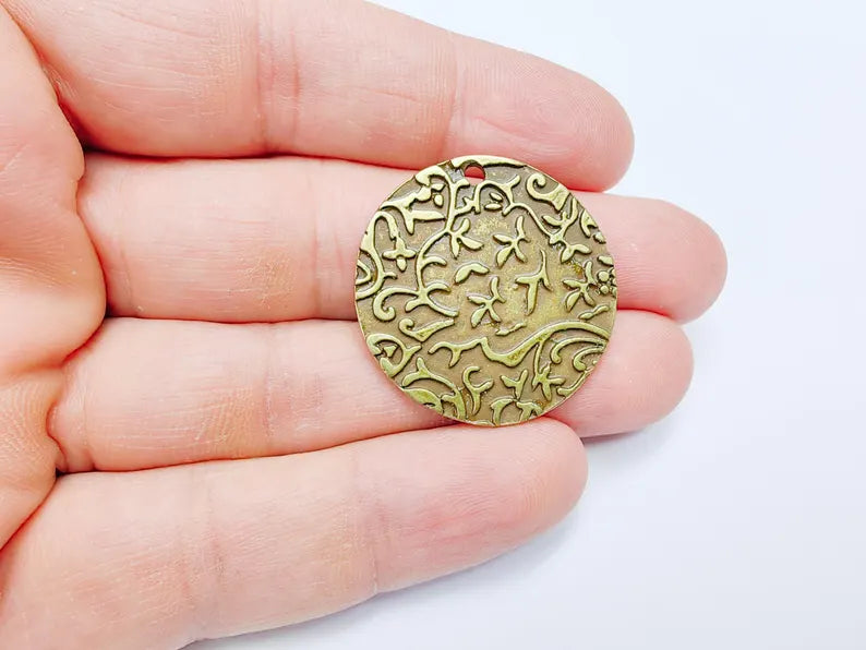 Floral Leafy Pendant, Boho Leaf and Flower Charm, Rustic Nature Earring Charm, Antique Bronze Plated Pendant 32mm G36771