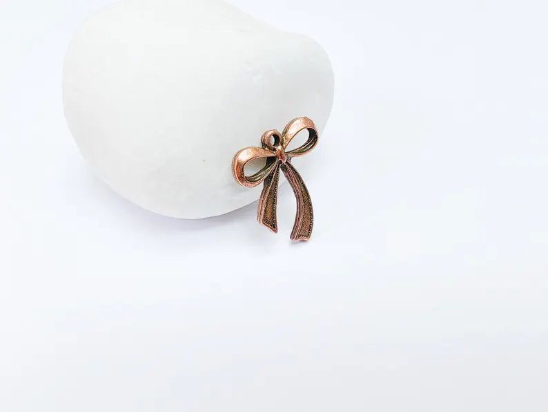 2 Bow Charm, Bow Tie Pendant, Ribbon Charms, Earring Charms, Dangle Pendant, Antique Copper Plated 21x18mm G36777