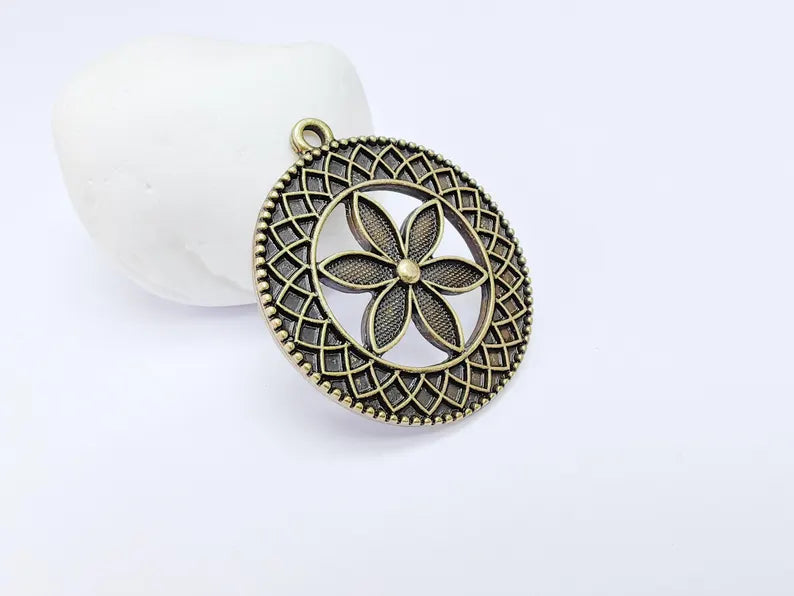 Flower Pendant Charm, Bohemian Flower Pendant, Locket Pendant, Earring Charms, Antique Bronze Plated Zamac 43x38mm G36642