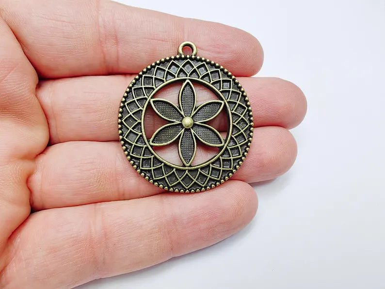 Flower Pendant Charm, Bohemian Flower Pendant, Locket Pendant, Earring Charms, Antique Bronze Plated Zamac 43x38mm G36642