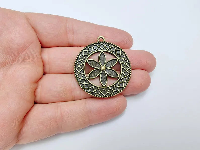 Flower Pendant Charm, Bohemian Flower Pendant, Locket Pendant, Earring Charms, Antique Bronze Plated Zamac 43x38mm G36642