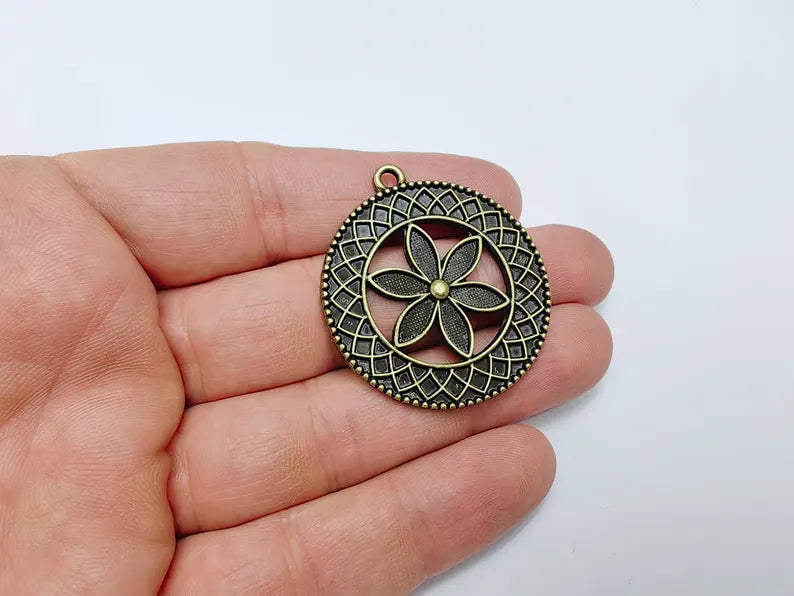 Flower Pendant Charm, Bohemian Flower Pendant, Locket Pendant, Earring Charms, Antique Bronze Plated Zamac 43x38mm G36642