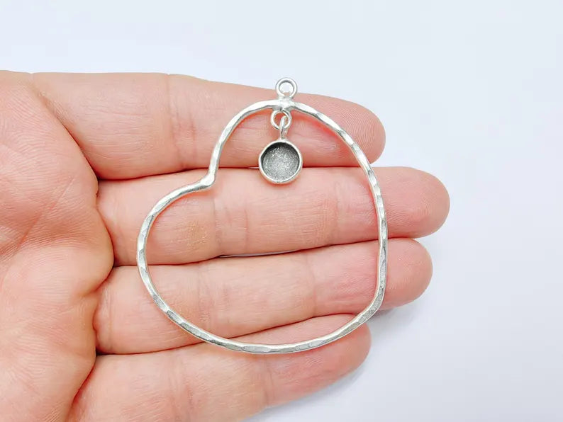 Heart Pendant Bezel, Cabochon Blank, Locket Pendant Base, inlay Mounting, Resin Necklace, Antique Silver Plated Brass 8mm G36783