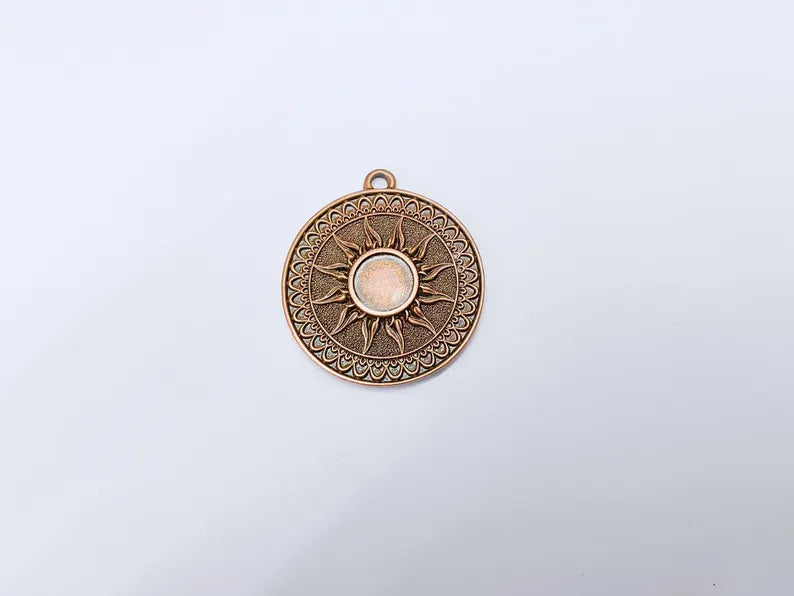 Sun Pendant Charm, Bohemian Sunburst Pendant Blank, Bezel, Locket Base, Antique Copper Plated Zamac 38x34mm (10mm cabochon) G36658