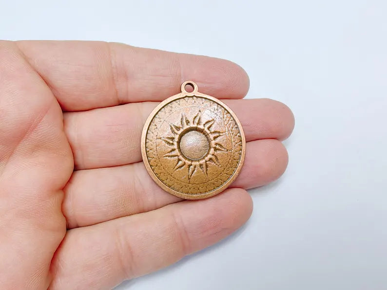 Sun Pendant Charm, Bohemian Sunburst Pendant Blank, Bezel, Locket Base, Antique Copper Plated Zamac 38x34mm (10mm cabochon) G36658