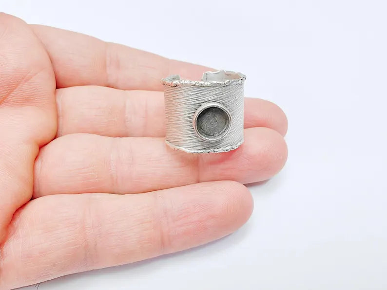 Textured Ring Setting, Cabochon Blank, Resin Bezel, Round Mounting, Epoxy Frame Base, Adjustable Antique Silver Plated Brass 8mm G36785